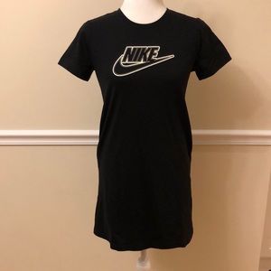 Nike Girls Black Short Sleeve T-Shirt Dress. Size Large. New With Tags.